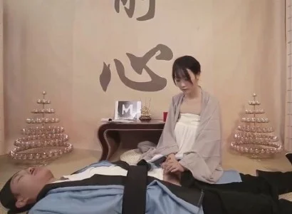 Người nữ tu gặp vị đạo sĩ bị thương