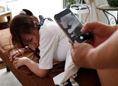 Đi triệt lông rồi đè ra làm chuyện người lớn