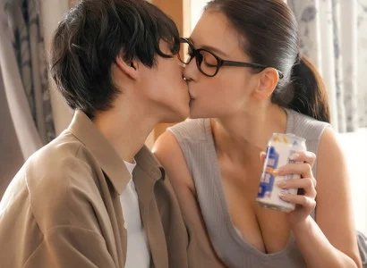 Chàng trai bị cắm sừng đau đớn được chị hàng xóm an ủi đặc biệt