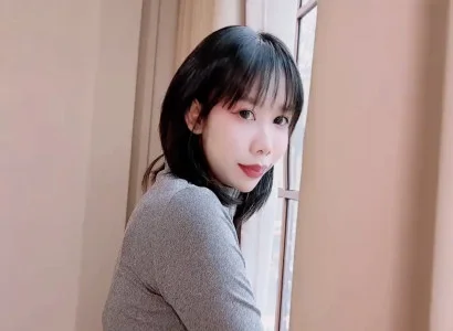 Cô nàng lồn múp xinh tươi thuê trọ và làm tình với chủ luôn