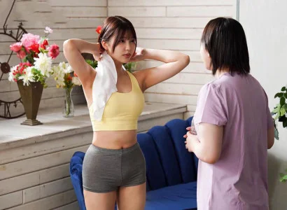 Em gái mảnh mai tập yoga xong bị bạn tập nện