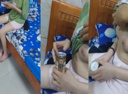 Khám người yêu trong nhà nghỉ trong phòng nhà nghỉ