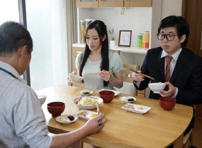 Cô con dâu banh vùng kín cho bố chồng chén